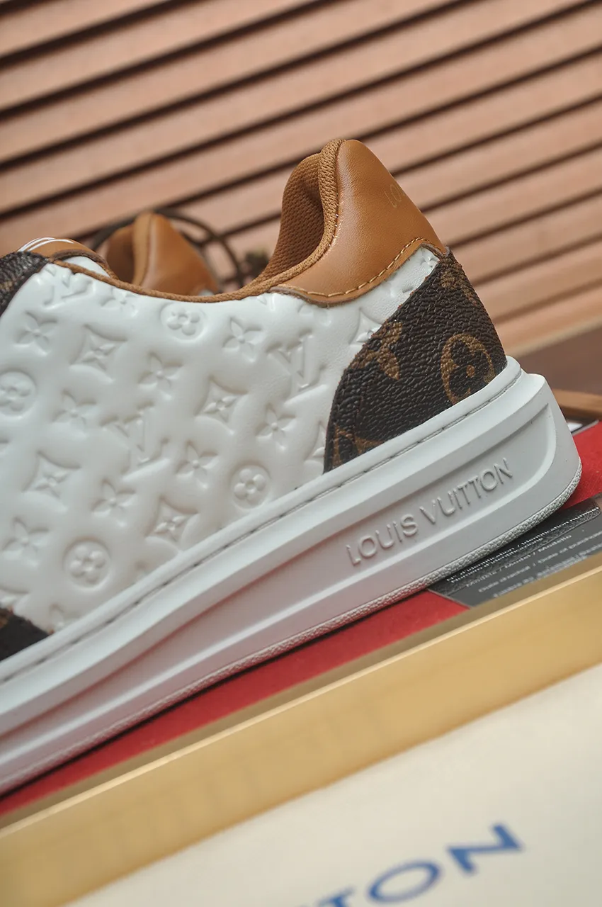 Men's shoes💰440💶【LOUIS VUITTON】Same model from LV.Louis Vuitton official website [satisfied] original single hot model LV original factory cowhide material👑1:1 original plate sheepskin lining, body accessories one-to-one molding💪 counter quality 🙏 Dear friends, if you still worry about wearing matching shoes💋, then these shoes are your best choice🎁🎁! 38-45 (45 is custom-made and cannot be returned or exchanged)